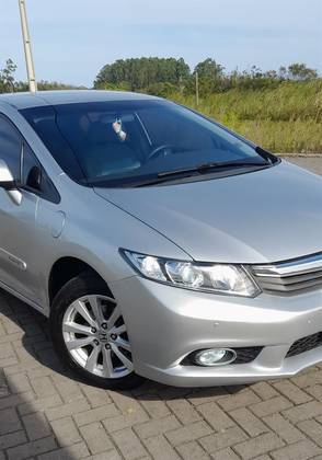 HONDA CIVIC 1.8 LXS 16V FLEX 4P AUTOMÁTICO